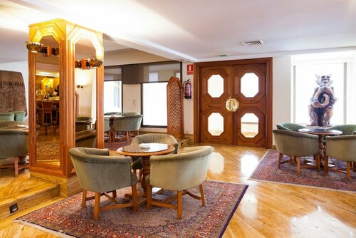 Гостиница Hotel Royal Plaza в Санта-Эулалия-дель-Рио