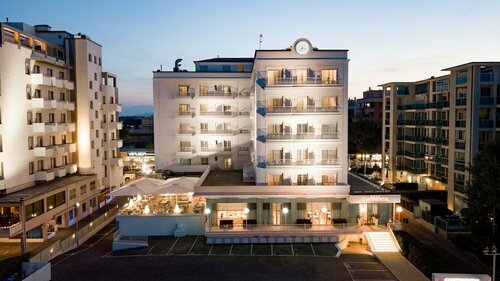 Гостиница Hotel Continental Rimini в Римини
