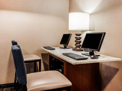 Гостиница Comfort Suites Independence - Kansas City в Индепенденсе