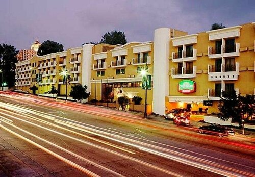 Гостиница Courtyard by Marriott Los Angeles Century City/Beverly Hills в Лос-Анджелесе