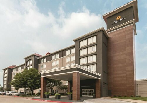 Гостиница La Quinta by Wyndham Arlington North 6 Flags Dr в Арлингтоне