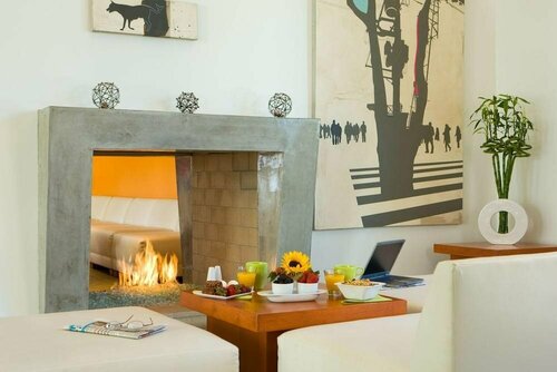 Гостиница Hotel Casa 425 + Lounge в Помоне