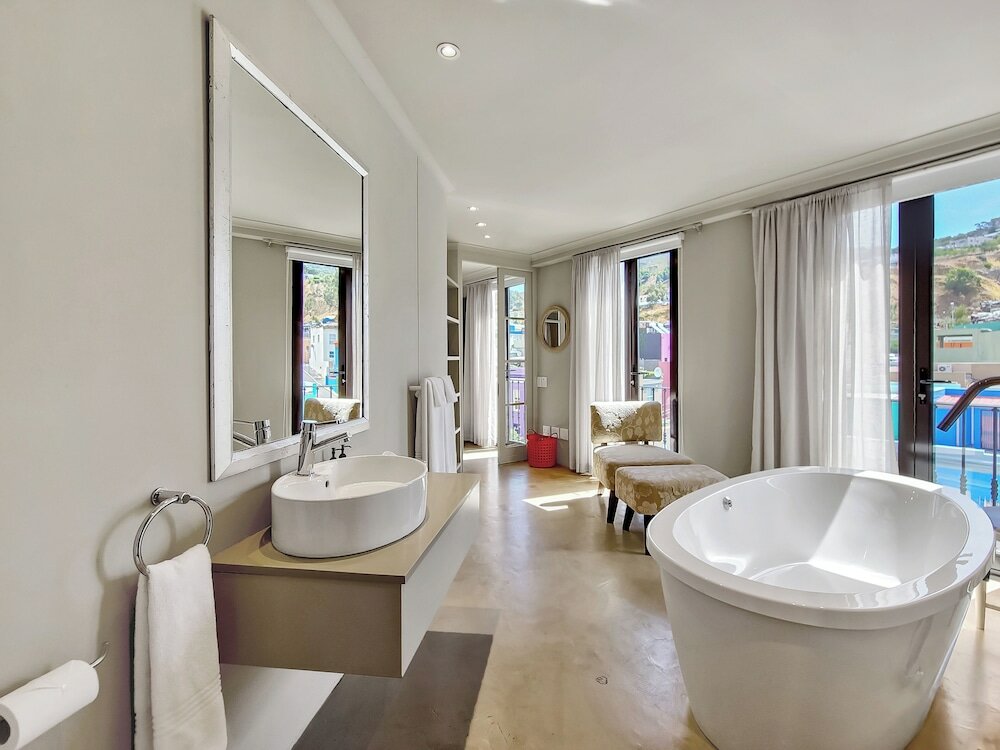 Фото Rouge on Rose Boutique Hotel