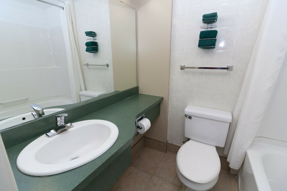 Фото BCMInns Drayton Valley