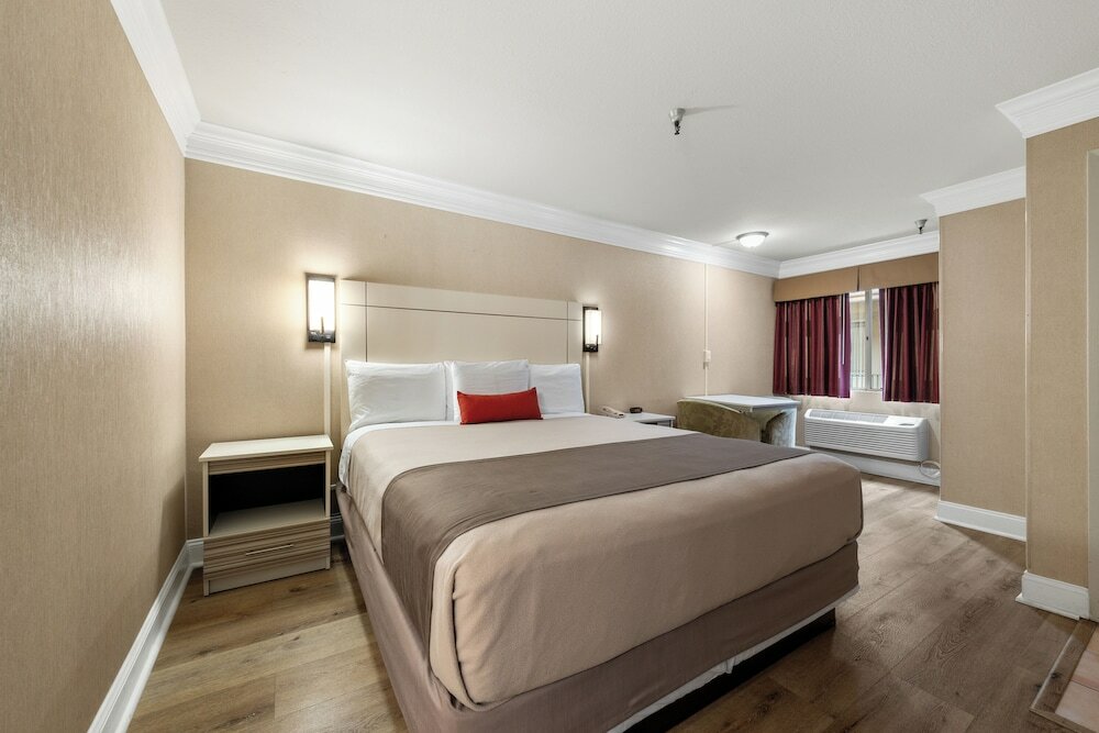 Фото Americas Best Value Inn San Clemente Beach