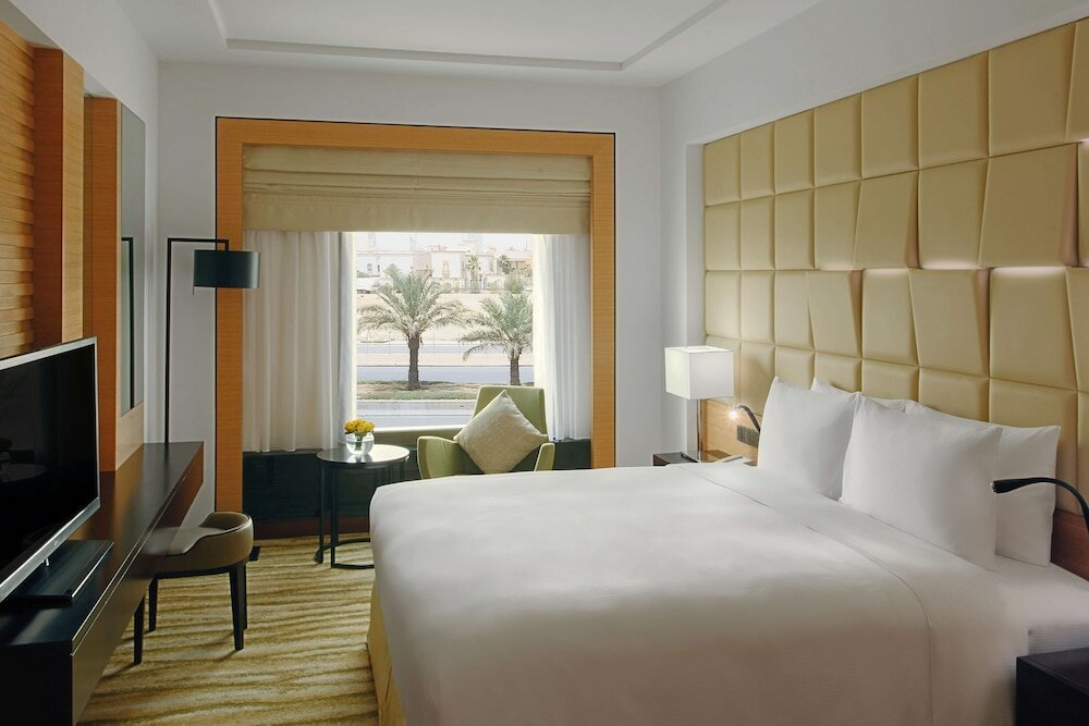Фото DoubleTree by Hilton Riyadh - Al Muroj Business Gate