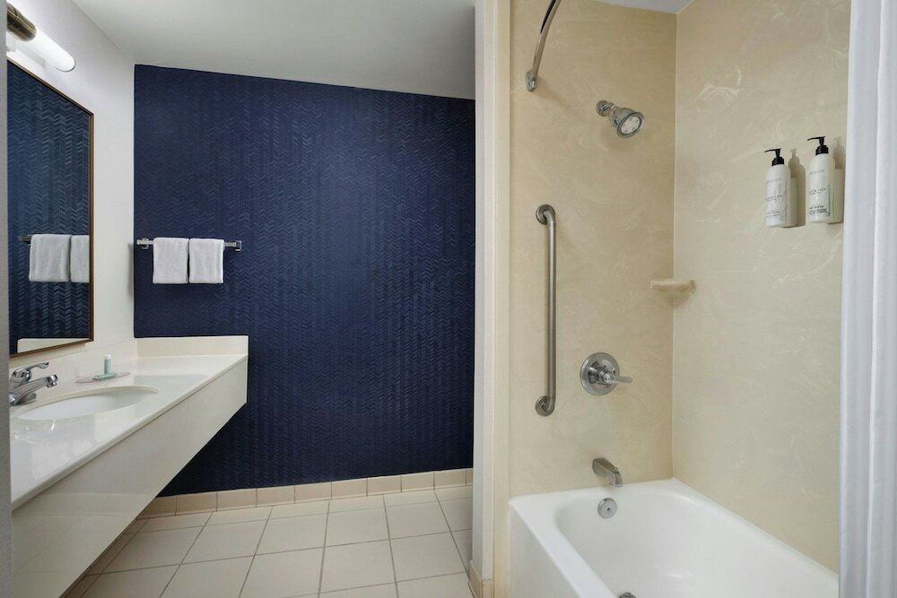 Фото Fairfield Inn and Suites by Marriott Indianapolis East