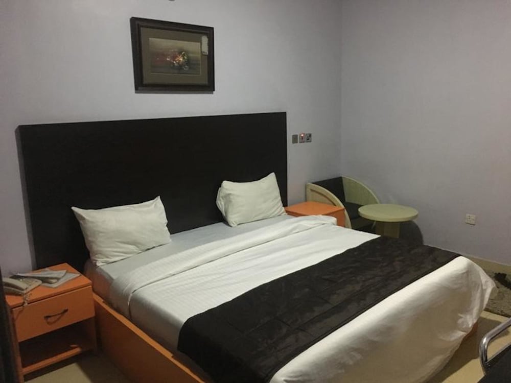 Фото L'avalon Hotel and Suites