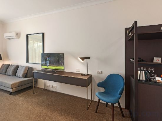 Фото CKS Sydney Airport Hotel