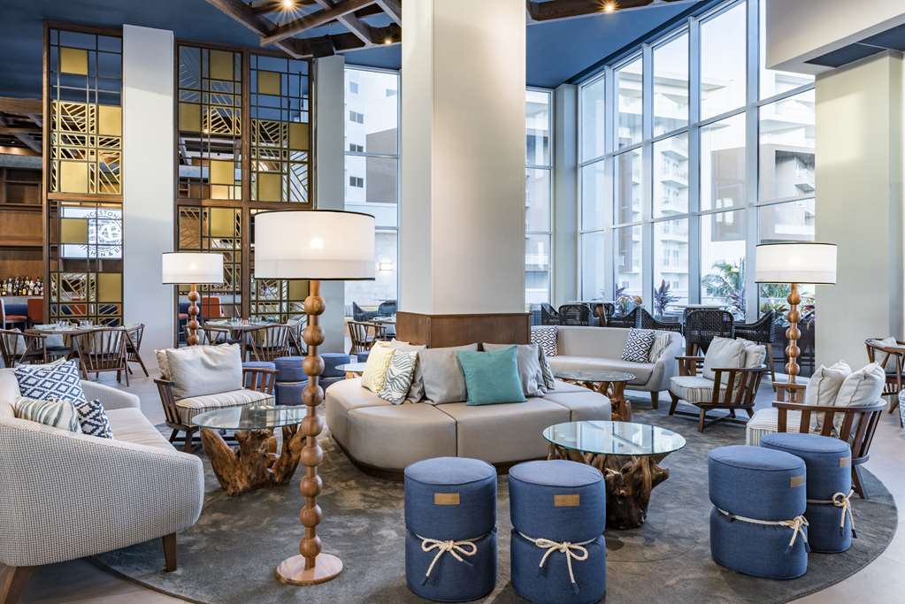 Фото Embassy Suites by Hilton Aruba Resort