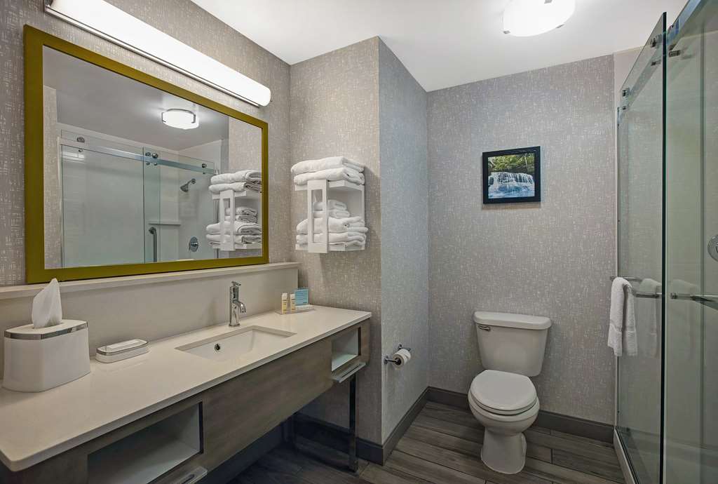 Фото Hampton Inn Westfield