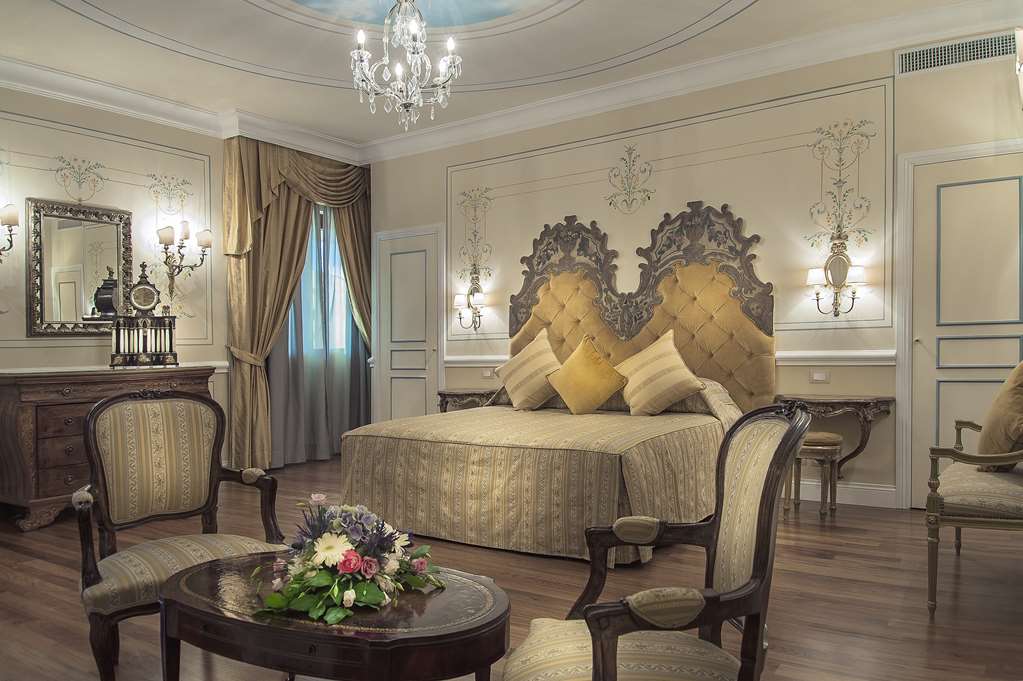 Фото Radisson Blu Ghr Hotel, Rome