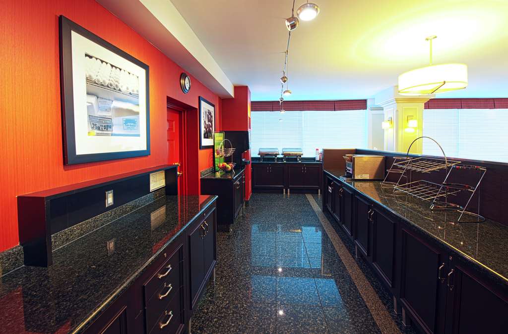 Фото Hampton Inn by Hilton Ottawa