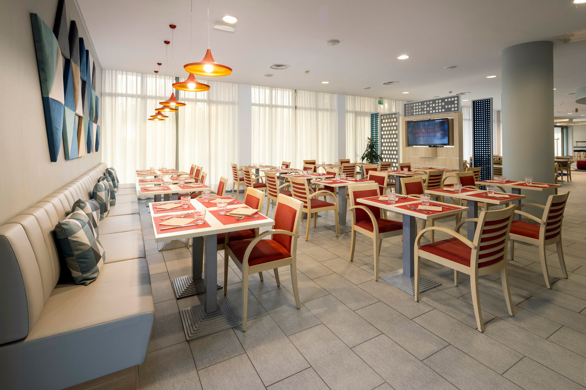 Фото Holiday Inn Express Parma