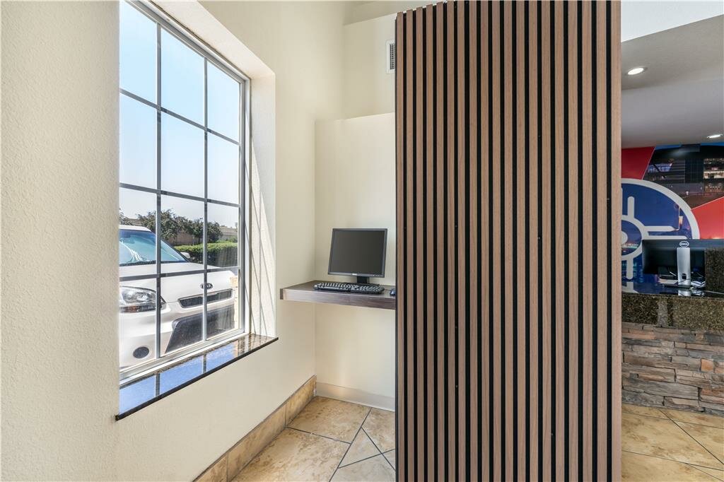 Фото Best Western Plus Eastgate Inn & Suites