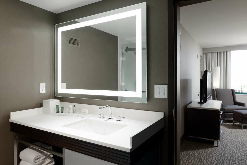 Фото Hilton Woodland Hills/Los Angeles