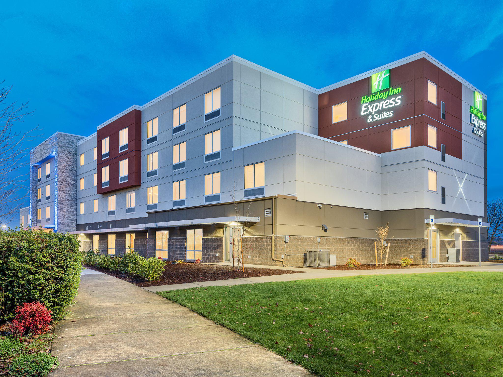 Фото Holiday Inn Express & Suites Salem North - Keizer, an Ihg Hotel
