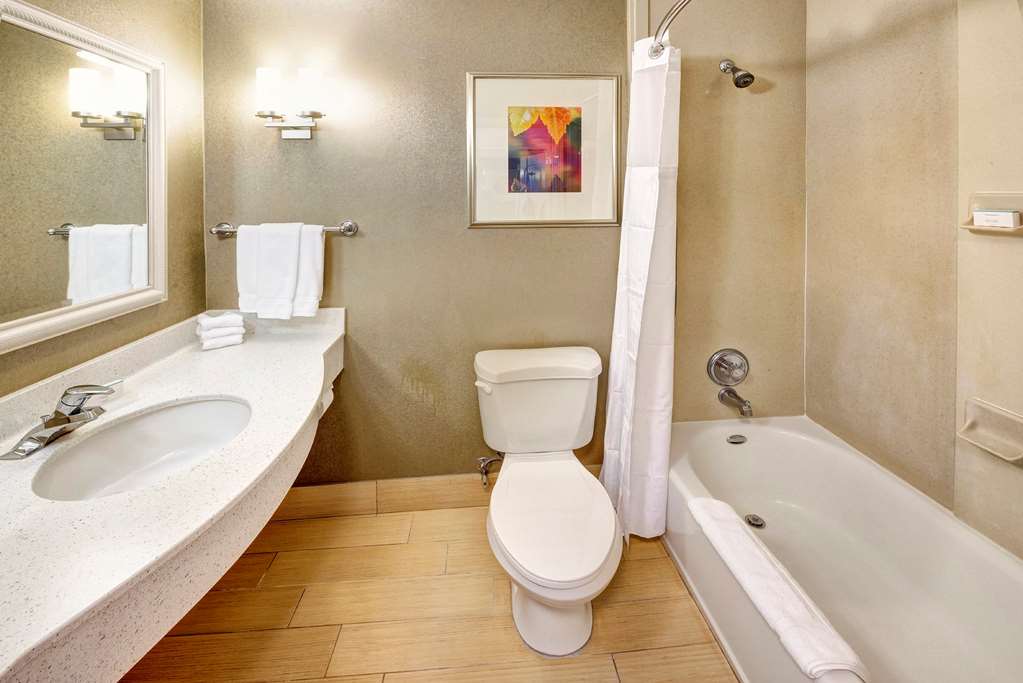 Фото Hilton Garden Inn Portland Airport