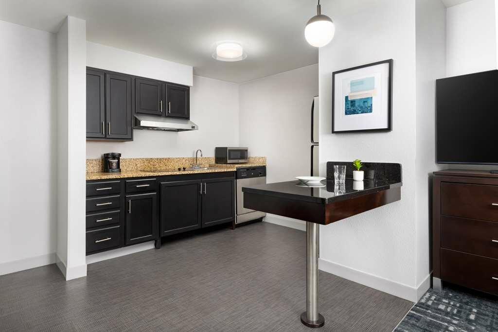 Фото Homewood Suites by Hilton Manchester/Airport