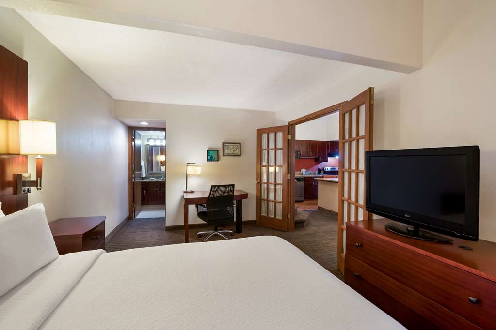 Фото SenS Suites Livermore, SureStay Collection by Best Western