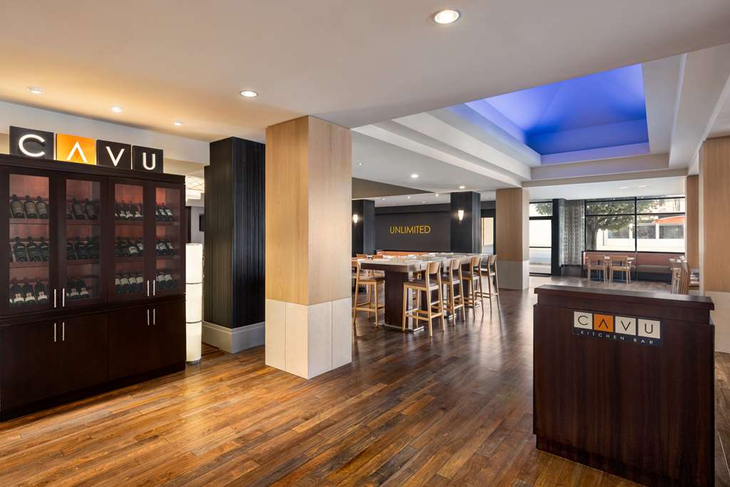 Фото Hilton Vancouver Airport