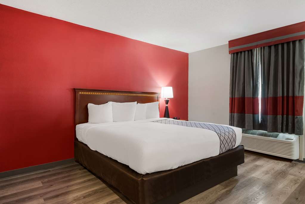 Фото SureStay Plus Hotel by Best Western San Antonio North