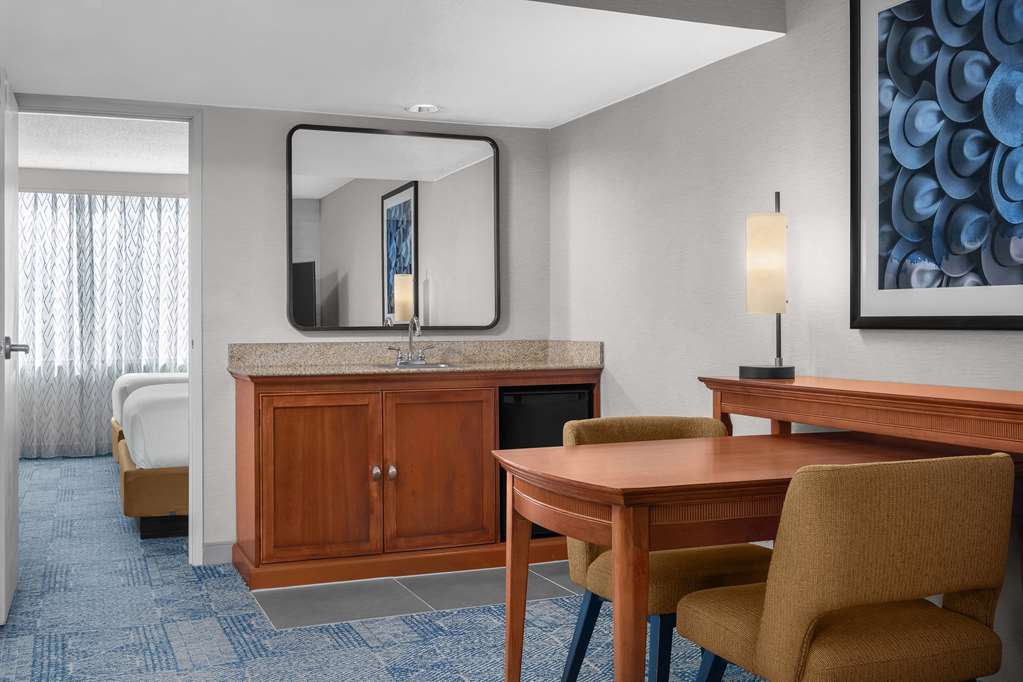 Фото Embassy Suites by Hilton El Paso