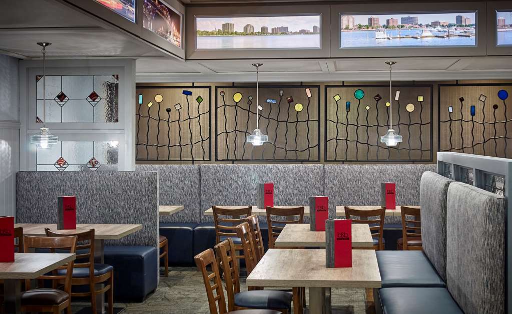 Фото Best Western Plus Guildwood Inn