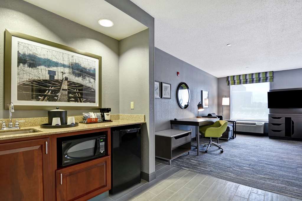 Фото Hampton Inn & Suites Newark-Harrison-Riverwalk