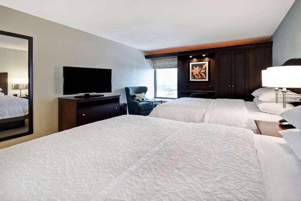 Фото Hampton Inn Overland Park, Ks