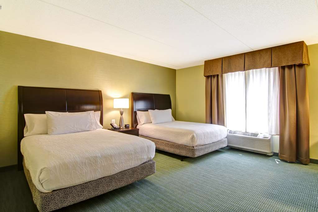 Фото Hilton Garden Inn Woodbridge