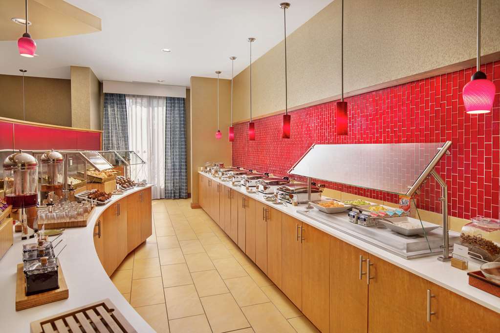 Фото DoubleTree by Hilton Richmond Airport