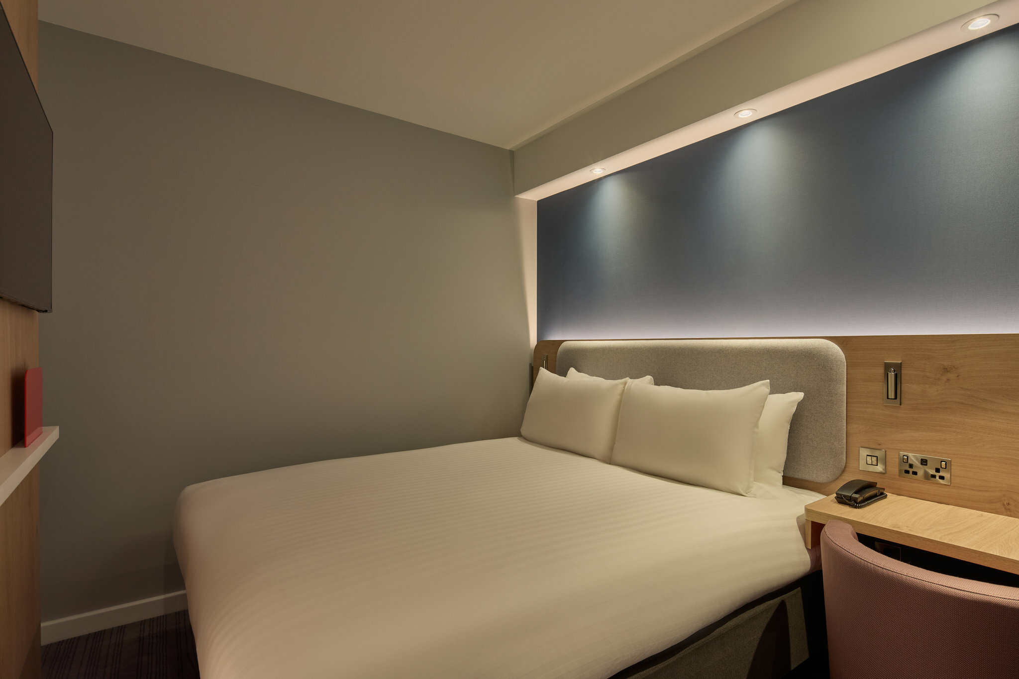 Фото Holiday Inn Express London - Limehouse, an Ihg Hotel