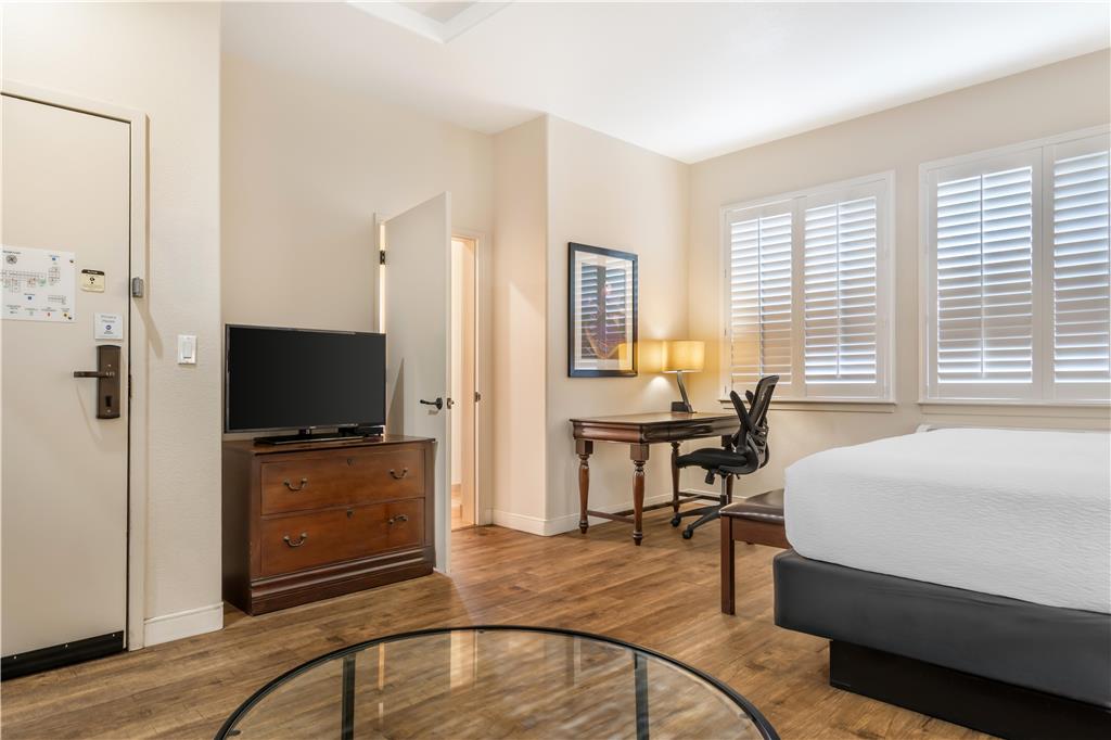 Фото Best Western Rose Garden Inn