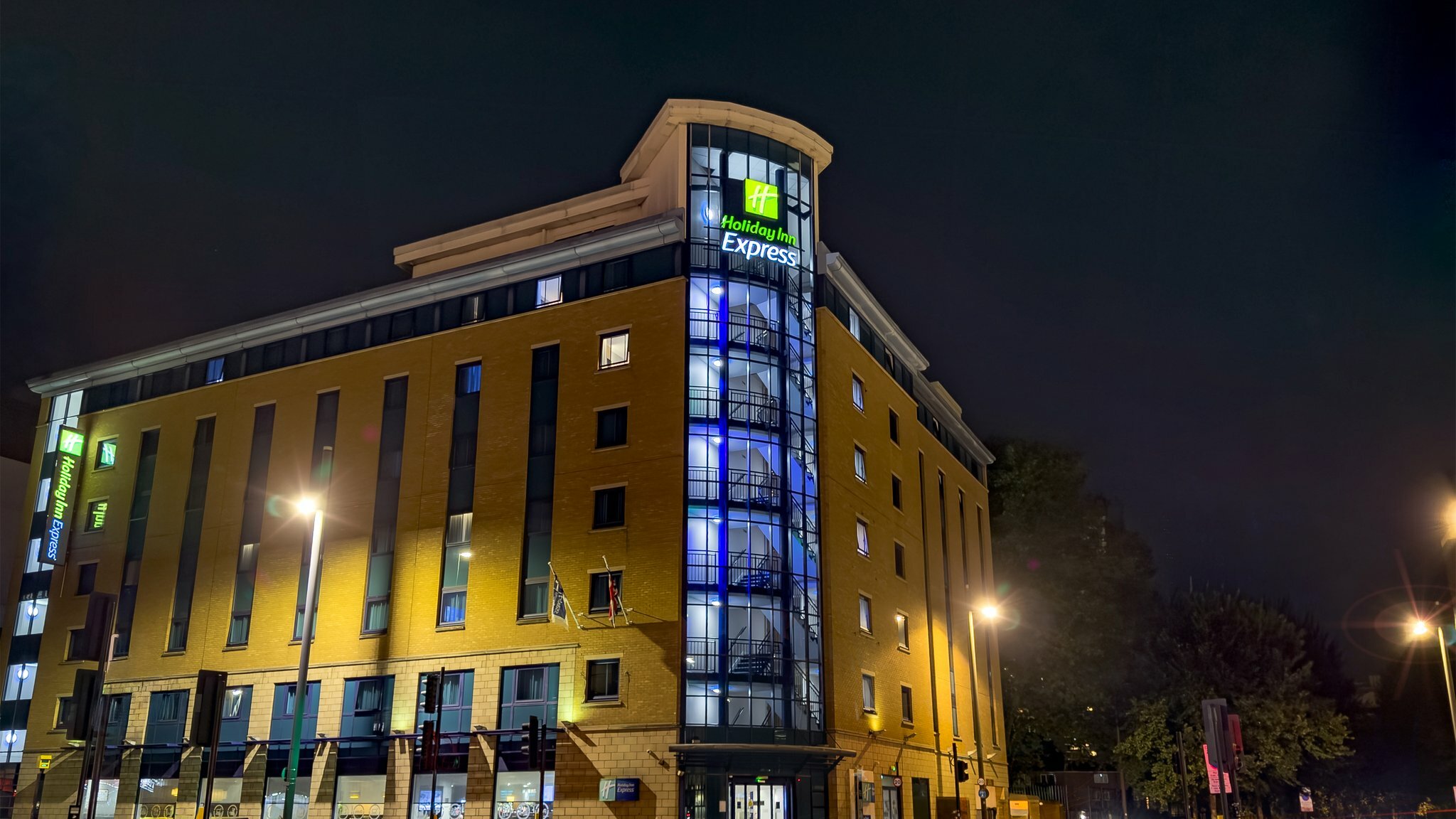 Фото Holiday Inn Express London - Stratford, an Ihg Hotel