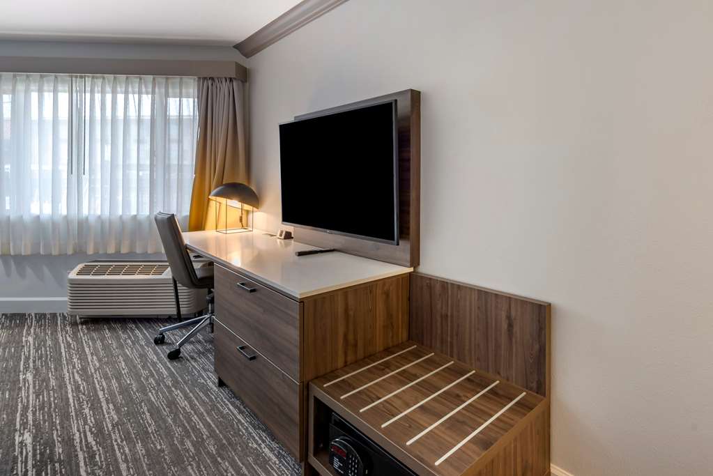 Фото Best Western Premier Denver East