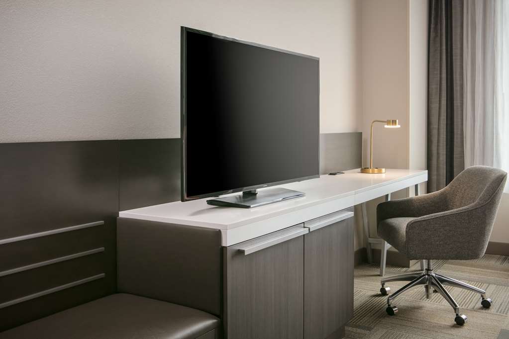 Фото Hilton Garden Inn Iowa City Downtown University