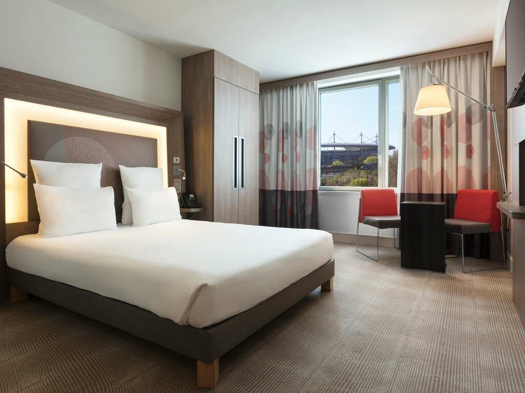 Фото Novotel Paris Saint Denis Stade Basilique