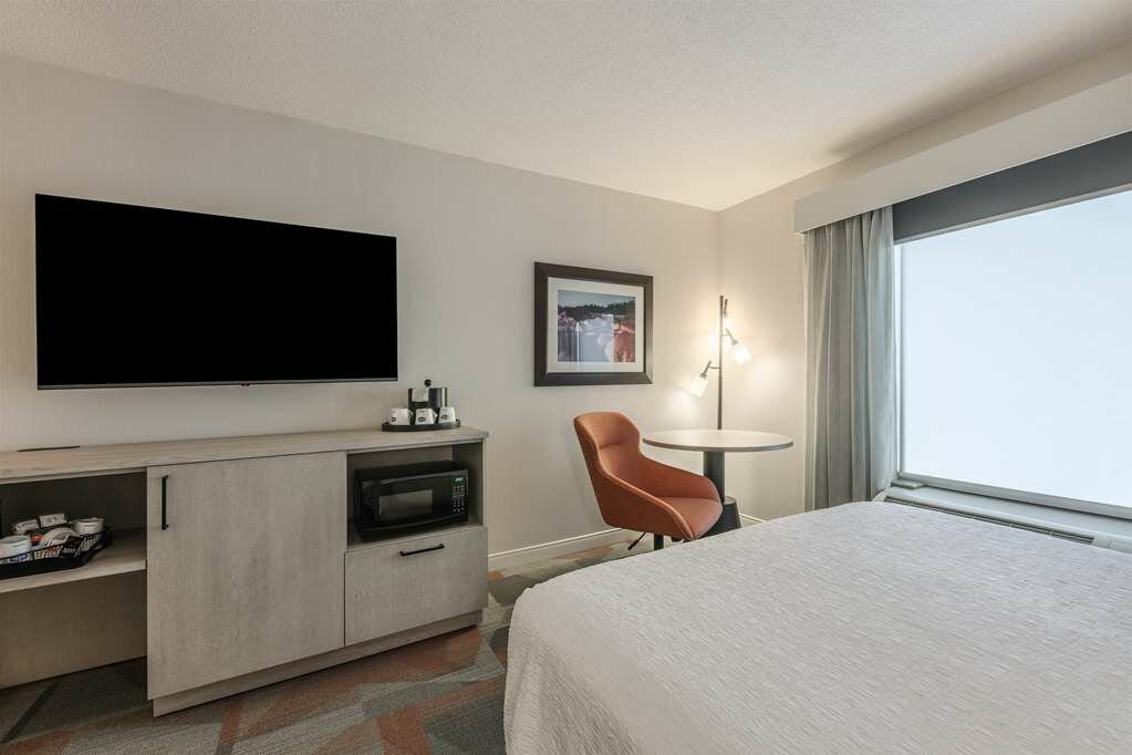Фото Hampton Inn & Suites by Hilton Moncton