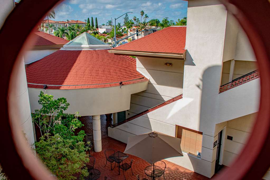 Фото Best Western Plus Suites Hotel Coronado Island