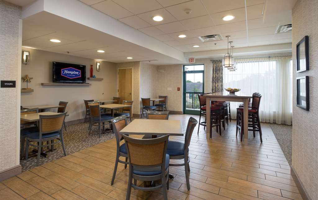 Фото Hampton Inn Freeport/Brunswick