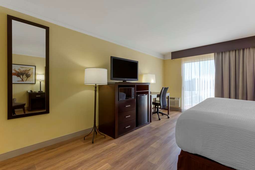 Фото Best Western Phoenix Goodyear Inn
