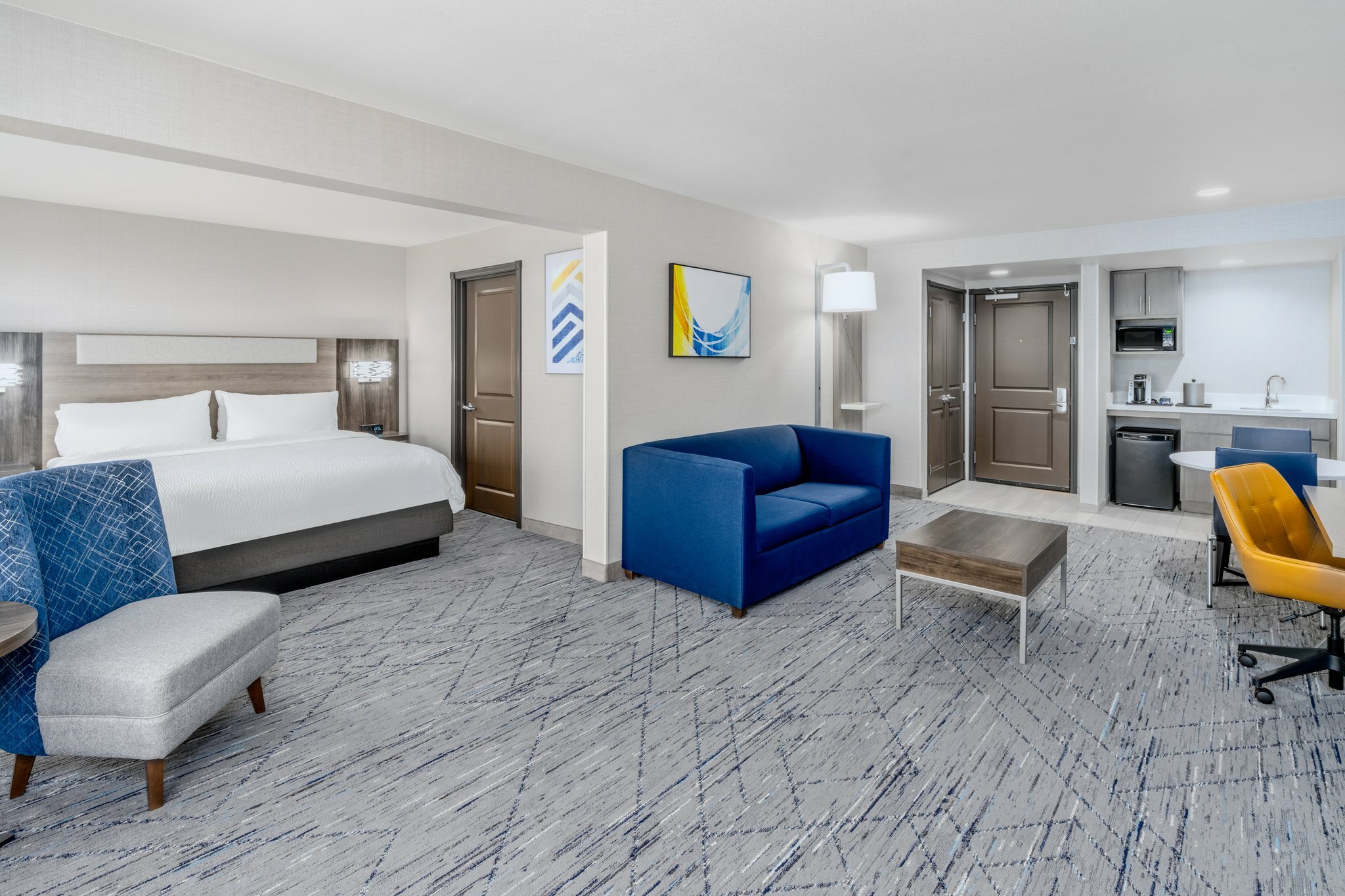 Фото Holiday Inn Express Hotel & Suites - Cheyenne, an Ihg Hotel