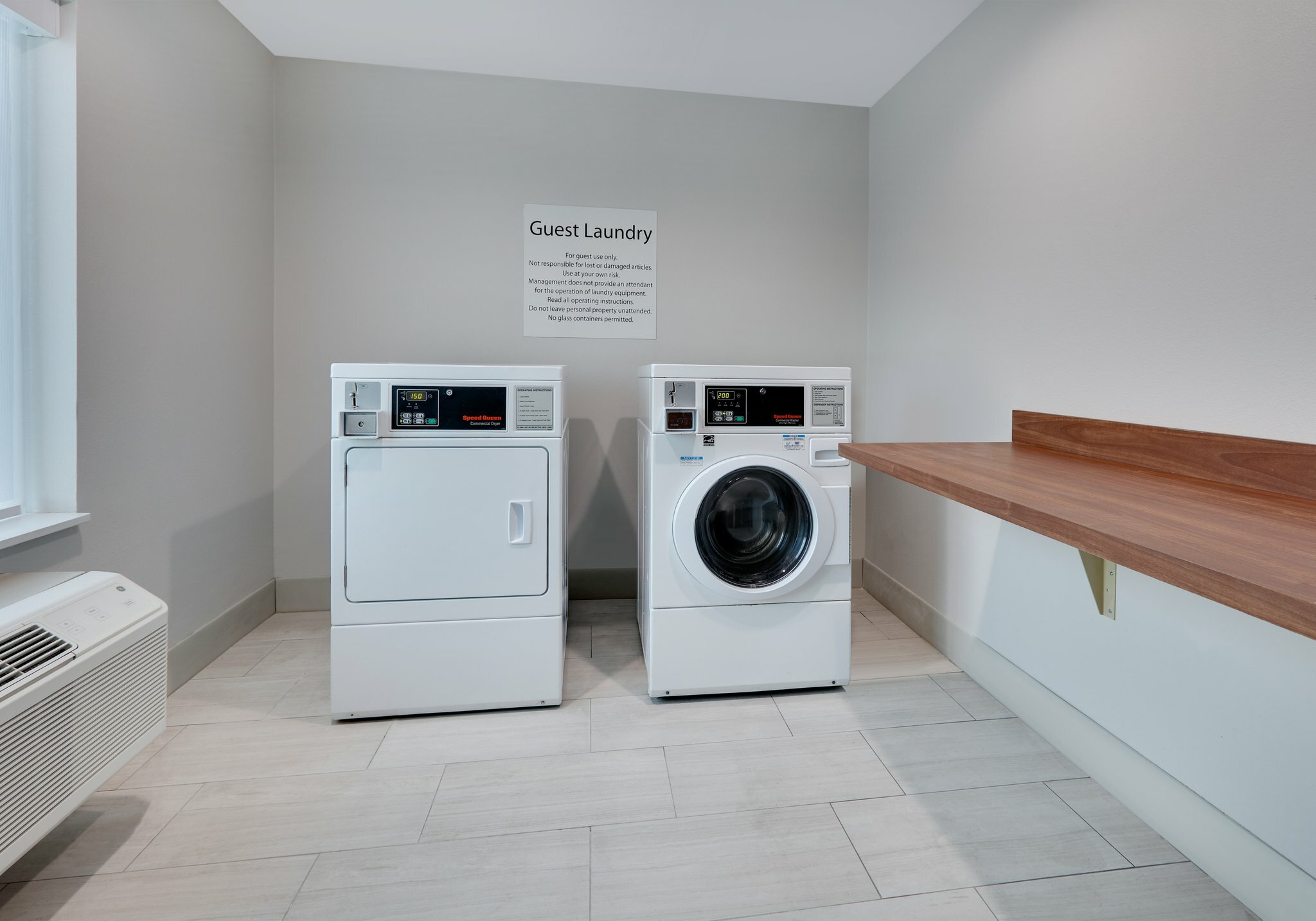 Фото Holiday Inn Express Hotel & Suites Near Seaworld, an Ihg Hotel