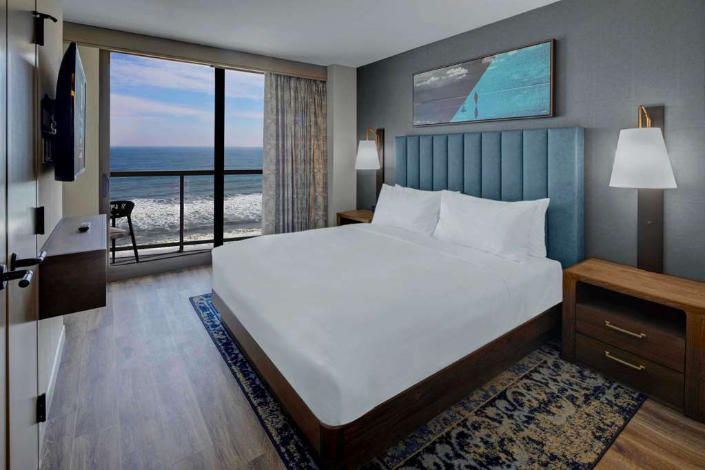 Фото Embassy Suites by Hilton Virginia Beach Oceanfront Resort