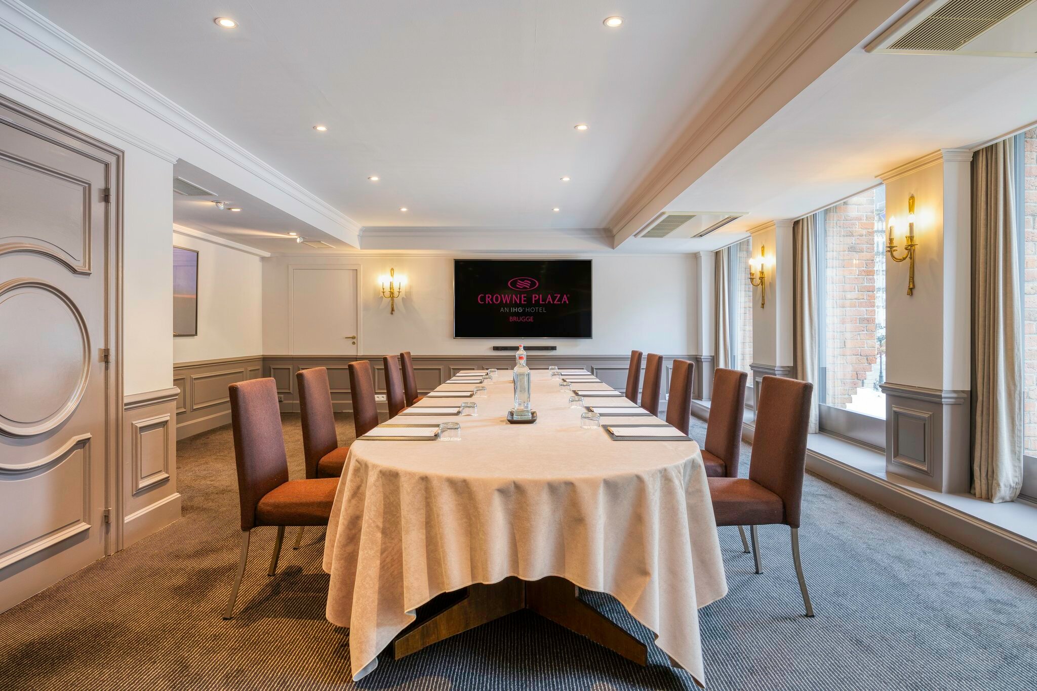 Фото Crowne Plaza Bruges