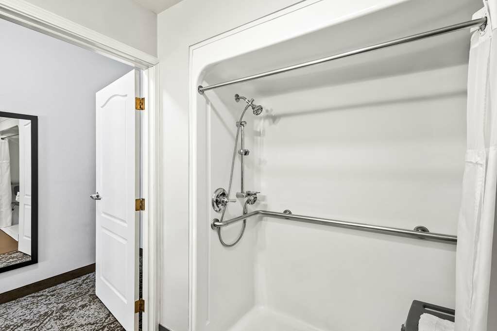 Фото Best Western Plus Fort Wayne Inn & Suites North