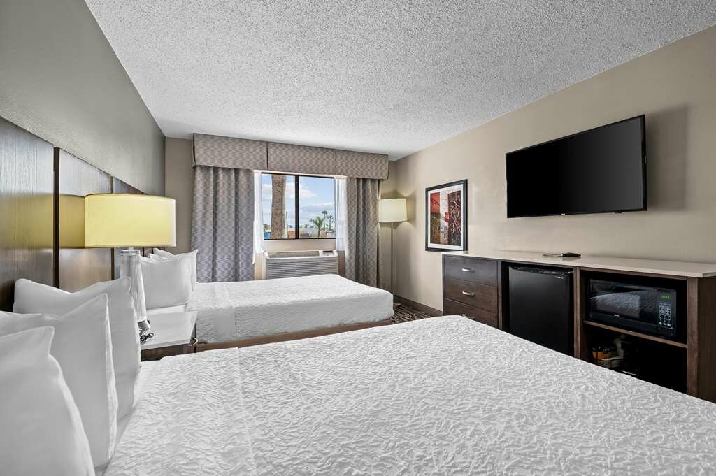 Фото Best Western Los Alamitos Inn & Suites