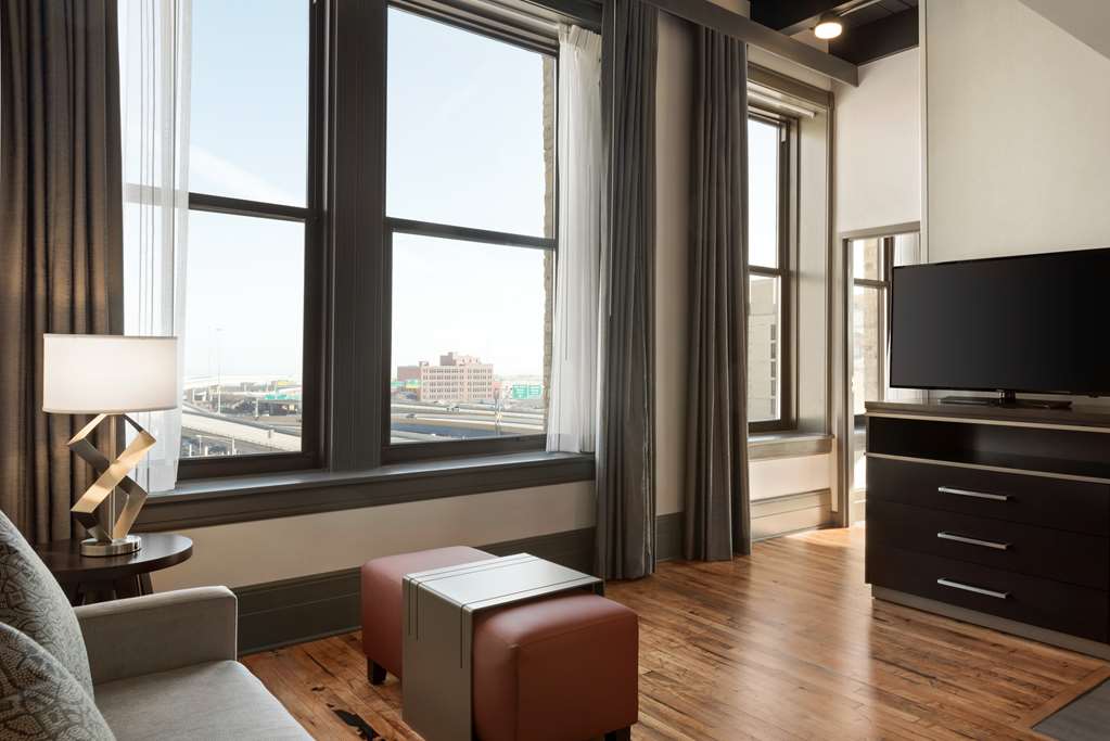 Фото Homewood Suites by Hilton Milwaukee Downtown