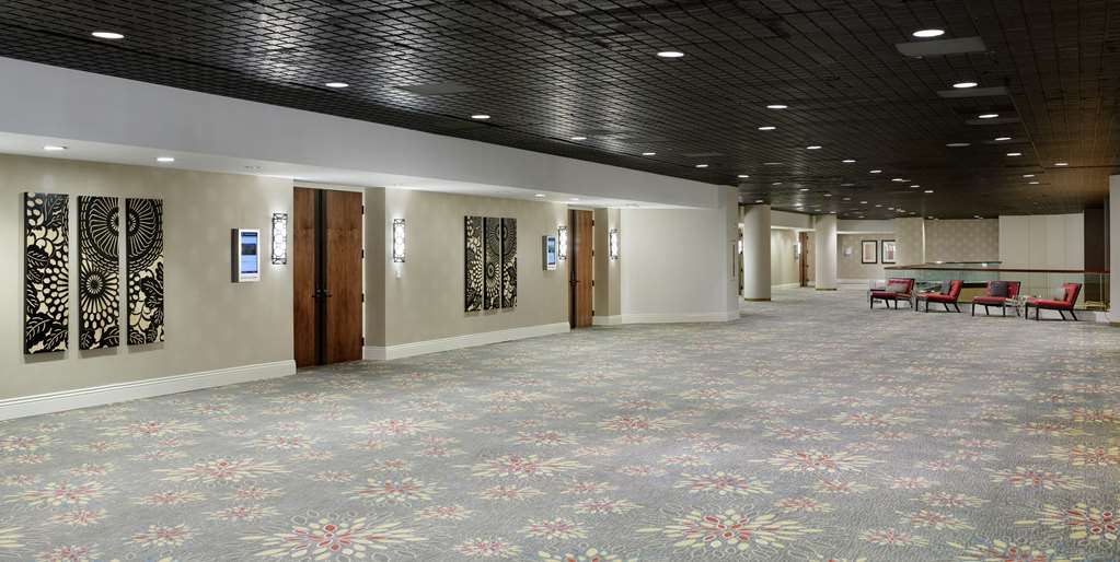 Фото DoubleTree by Hilton Hotel Los Angeles Downtown